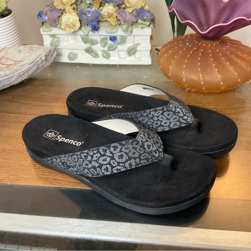 SPENCO WOMENS NEWPORT CHEETAH  THONG SANDALS 10D